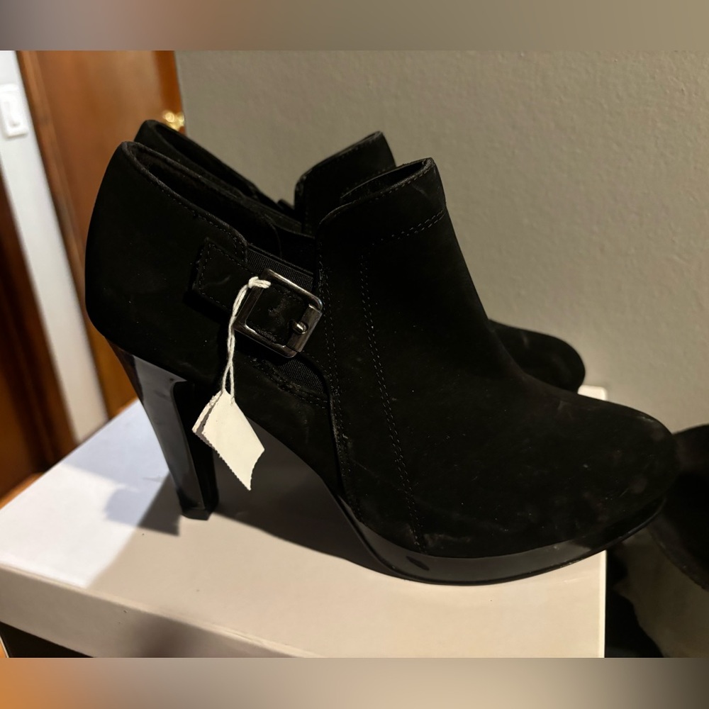 New bootie heel with buckle
